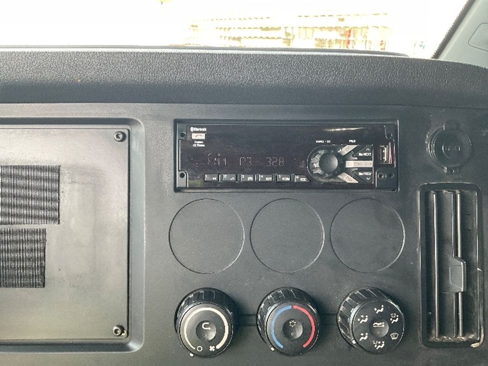 Sleeper Tractor-Heavy Duty Tractors-Freightliner-2020-T12664ST-Indianapolis-IN-671,362\n\t\tmiles-$ 46,750 - Image 18