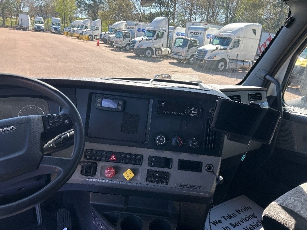 Sleeper Tractor-Heavy Duty Tractors-Freightliner-2020-T12664ST-Jackson-MS-336,082\n\t\tmiles-$ 22,000 - Image 12