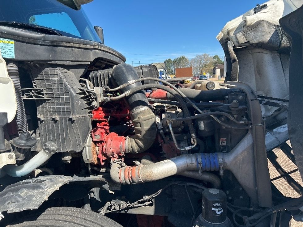 Sleeper Tractor-Heavy Duty Tractors-Freightliner-2020-T12664ST-Jackson-MS-336,082\n\t\tmiles-$ 22,000 - Image 20