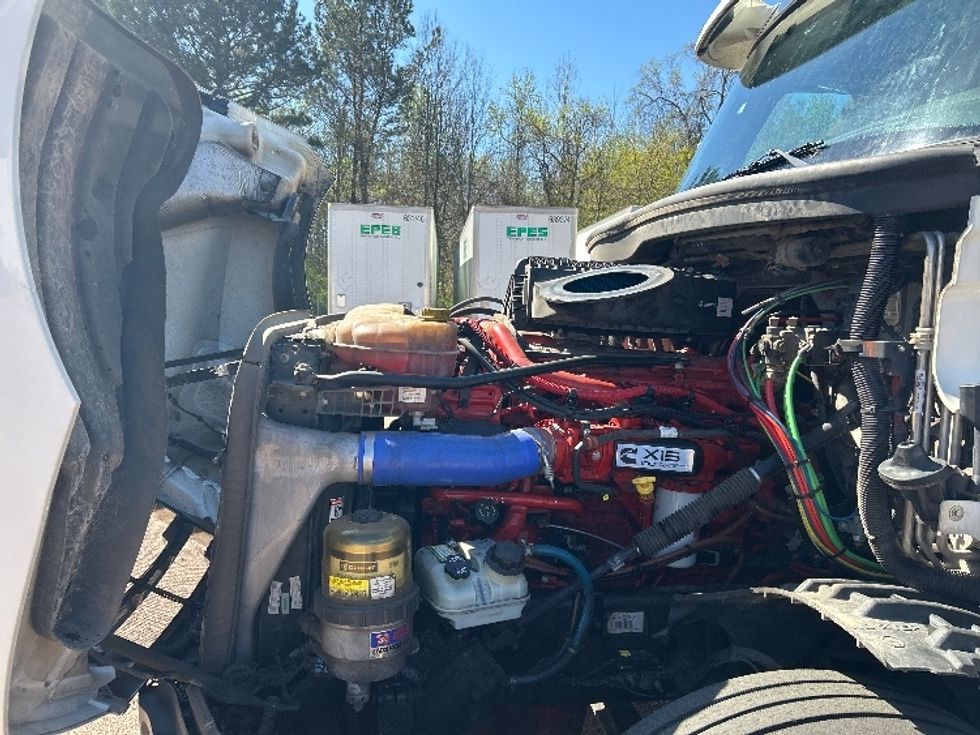 Sleeper Tractor-Heavy Duty Tractors-Freightliner-2020-T12664ST-Jackson-MS-336,082\n\t\tmiles-$ 22,000 - Image 21