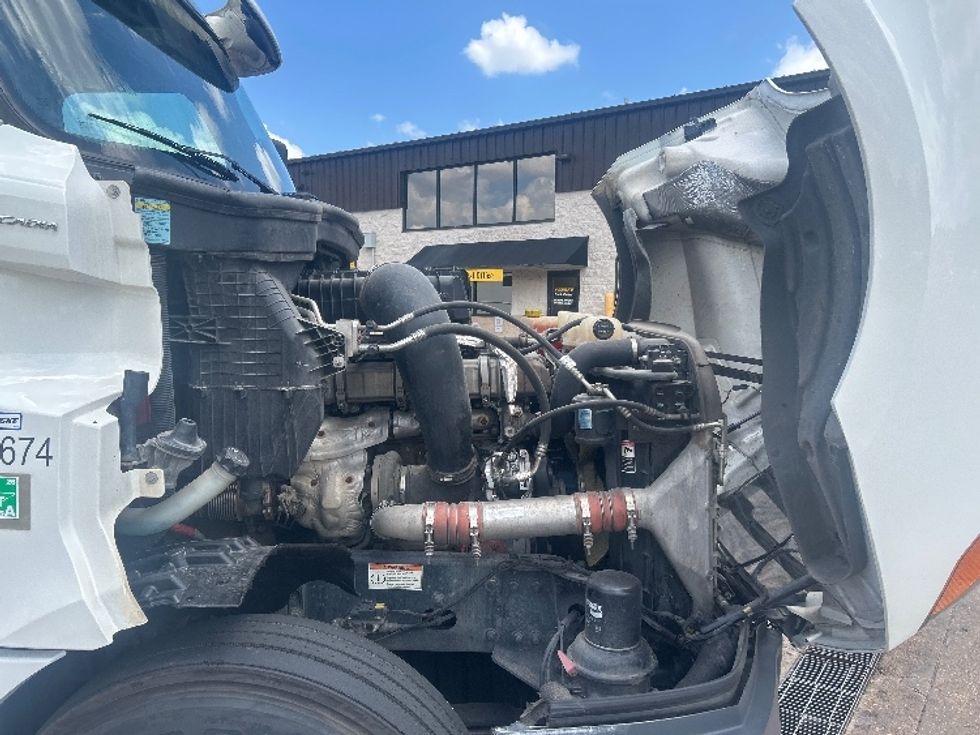 Sleeper Tractor-Heavy Duty Tractors-Freightliner-2020-T12664ST-Jackson-MS-349,921\n\t\tmiles-$ 71,500 - Image 20