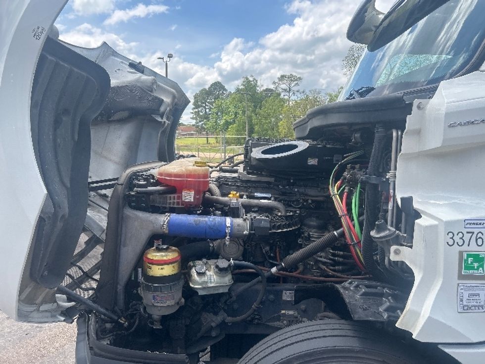 Sleeper Tractor-Heavy Duty Tractors-Freightliner-2020-T12664ST-Jackson-MS-349,921\n\t\tmiles-$ 71,500 - Image 21