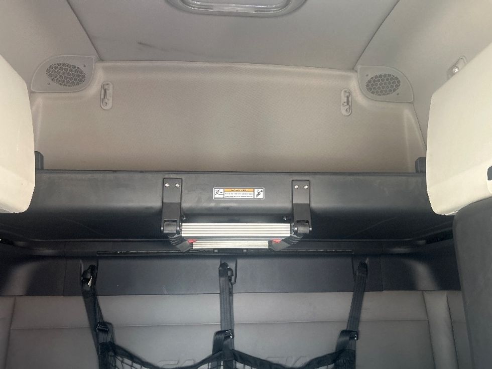 Sleeper Tractor-Heavy Duty Tractors-Freightliner-2020-T12664ST-Jackson-MS-349,921\n\t\tmiles-$ 71,500 - Image 22