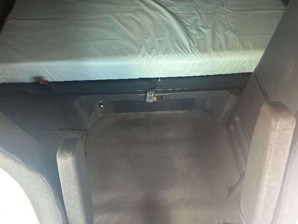 Sleeper Tractor-Heavy Duty Tractors-Freightliner-2020-T12664ST-Jackson-MS-349,921\n\t\tmiles-$ 71,500 - Image 23