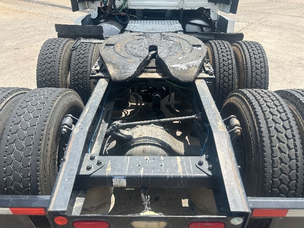 Sleeper Tractor-Heavy Duty Tractors-Freightliner-2020-T12664ST-Jackson-MS-349,921\n\t\tmiles-$ 71,500 - Image 6