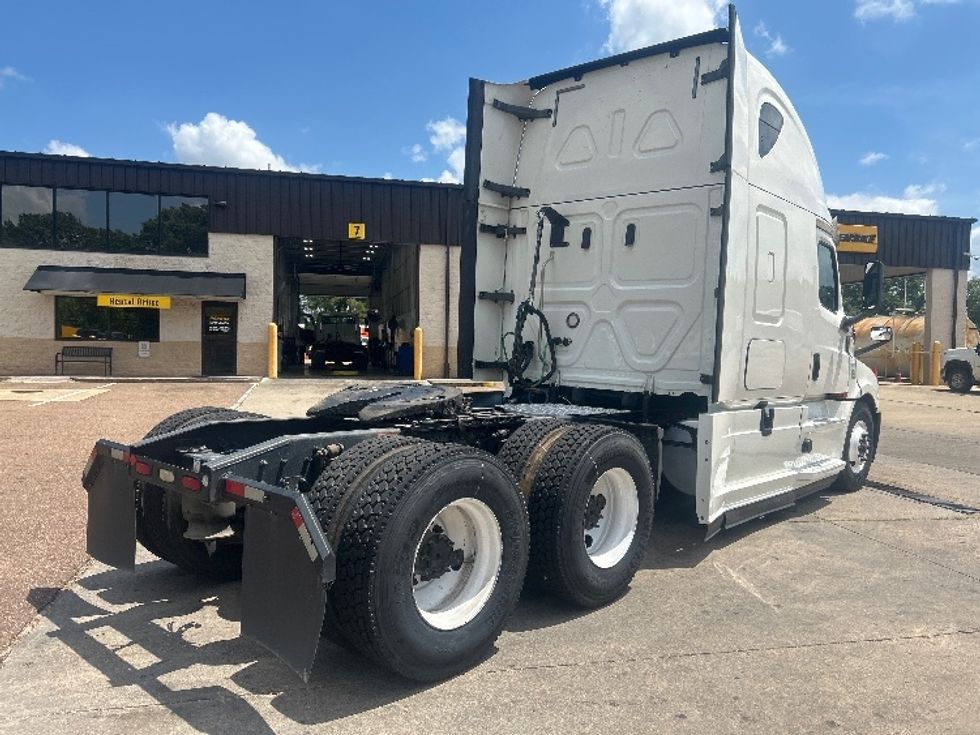 Sleeper Tractor-Heavy Duty Tractors-Freightliner-2020-T12664ST-Jackson-MS-349,921\n\t\tmiles-$ 71,500 - Image 7