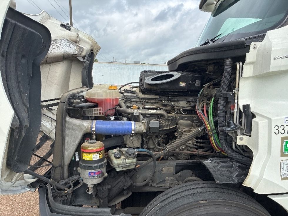 Sleeper Tractor-Heavy Duty Tractors-Freightliner-2020-T12664ST-Jackson-MS-433,297\n\t\tmiles-$ 71,000 - Image 21