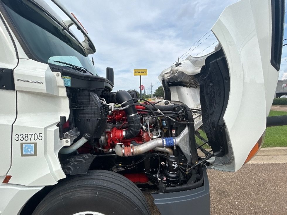 Sleeper Tractor-Heavy Duty Tractors-Freightliner-2020-T12664ST-Jackson-MS-435,328\n\t\tmiles-$ 66,500 - Image 20