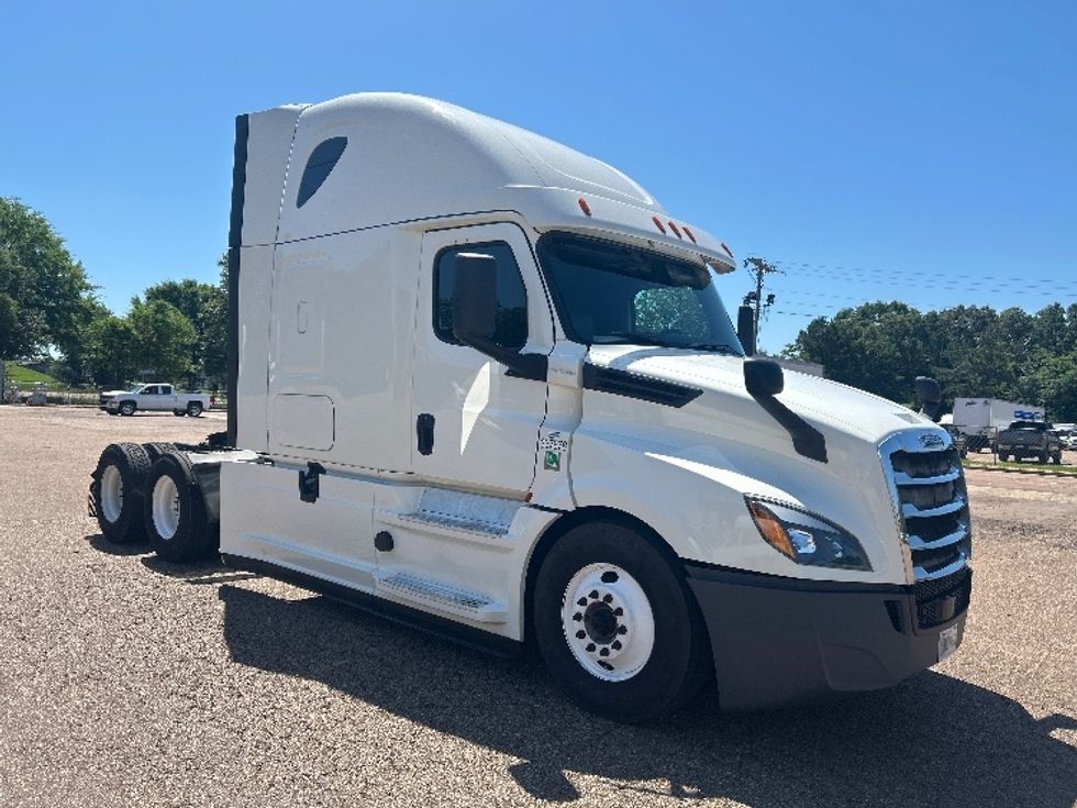 2020 Freightliner T12664ST Sleeper Tractor
