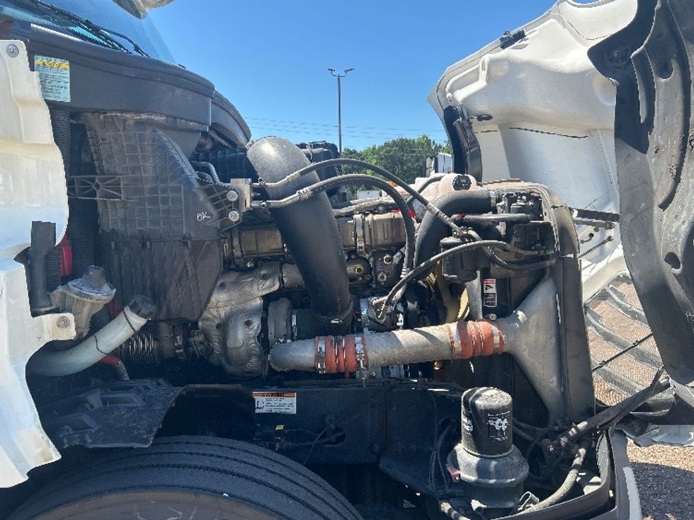 Sleeper Tractor-Heavy Duty Tractors-Freightliner-2020-T12664ST-Jackson-MS-443,769\n\t\tmiles-$ 66,000 - Image 20
