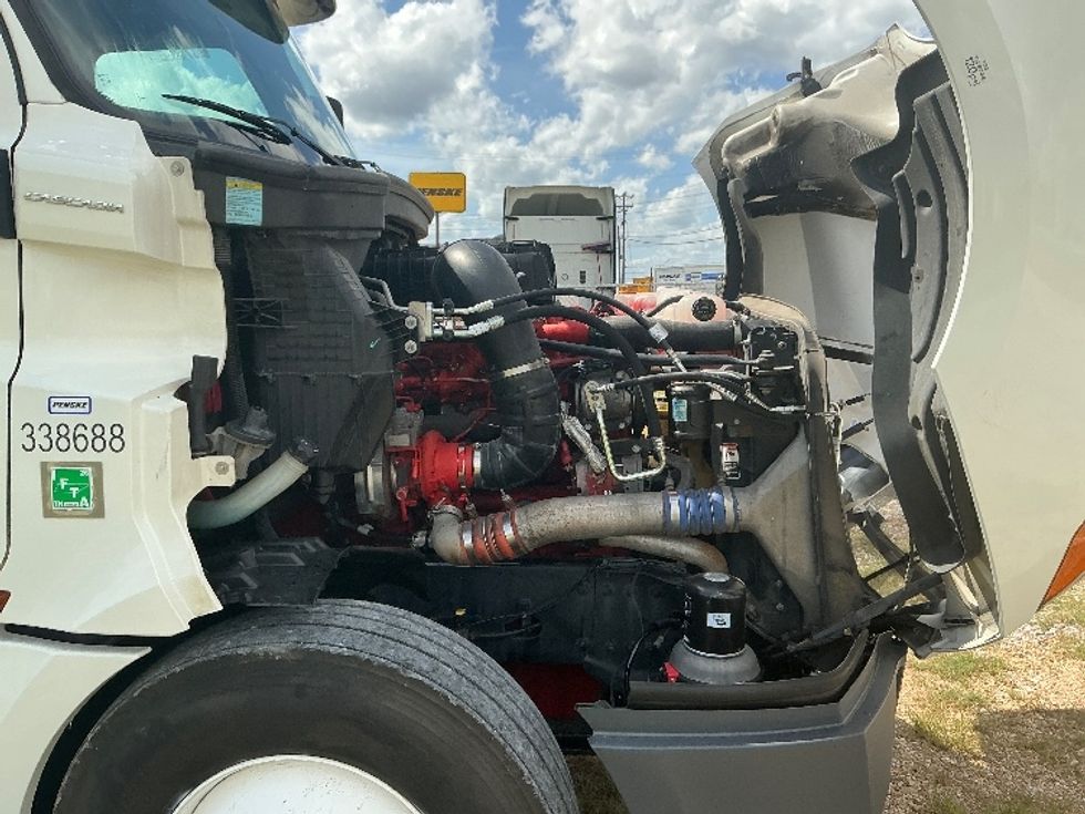 Sleeper Tractor-Heavy Duty Tractors-Freightliner-2020-T12664ST-Jackson-MS-477,740\n\t\tmiles-$ 67,250 - Image 20