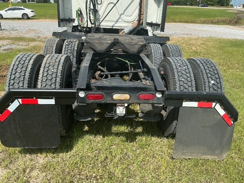 Sleeper Tractor-Heavy Duty Tractors-Freightliner-2020-T12664ST-Jackson-MS-477,740\n\t\tmiles-$ 67,250 - Image 6
