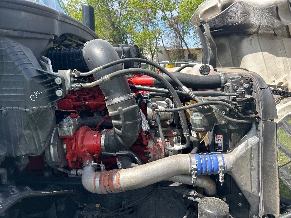 Sleeper Tractor-Heavy Duty Tractors-Freightliner-2020-T12664ST-Jackson-MS-482,967\n\t\tmiles-$ 64,500 - Image 20