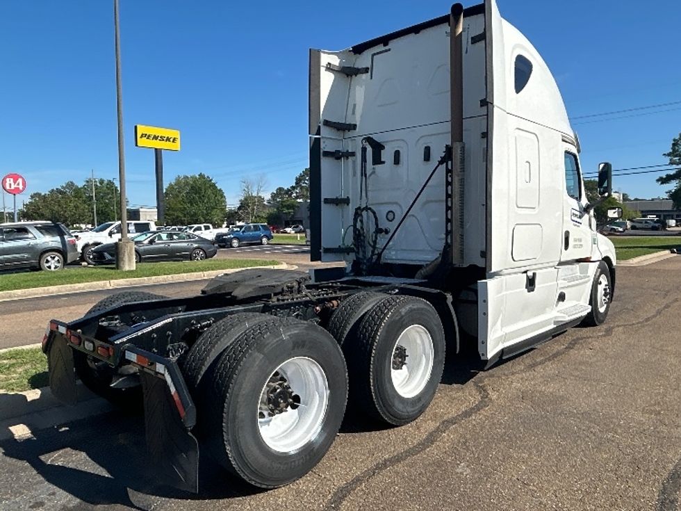 Sleeper Tractor-Heavy Duty Tractors-Freightliner-2020-T12664ST-Jackson-MS-482,967\n\t\tmiles-$ 64,500 - Image 7