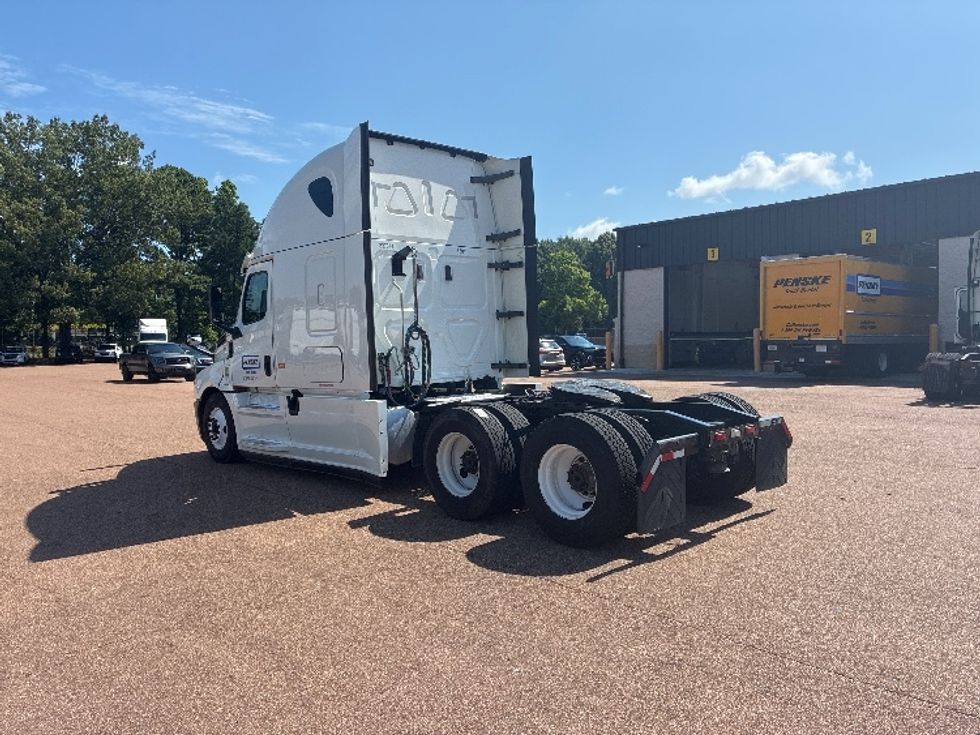 Sleeper Tractor-Heavy Duty Tractors-Freightliner-2020-T12664ST-Jackson-MS-491,977\n\t\tmiles-$ 67,500 - Image 5