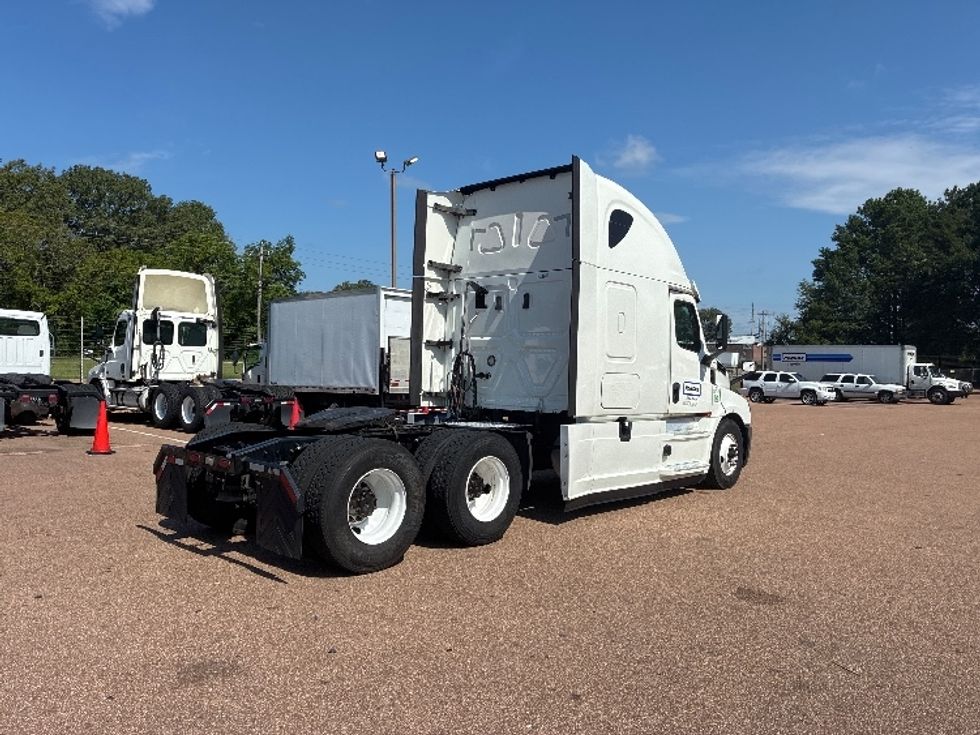 Sleeper Tractor-Heavy Duty Tractors-Freightliner-2020-T12664ST-Jackson-MS-491,977\n\t\tmiles-$ 67,500 - Image 7