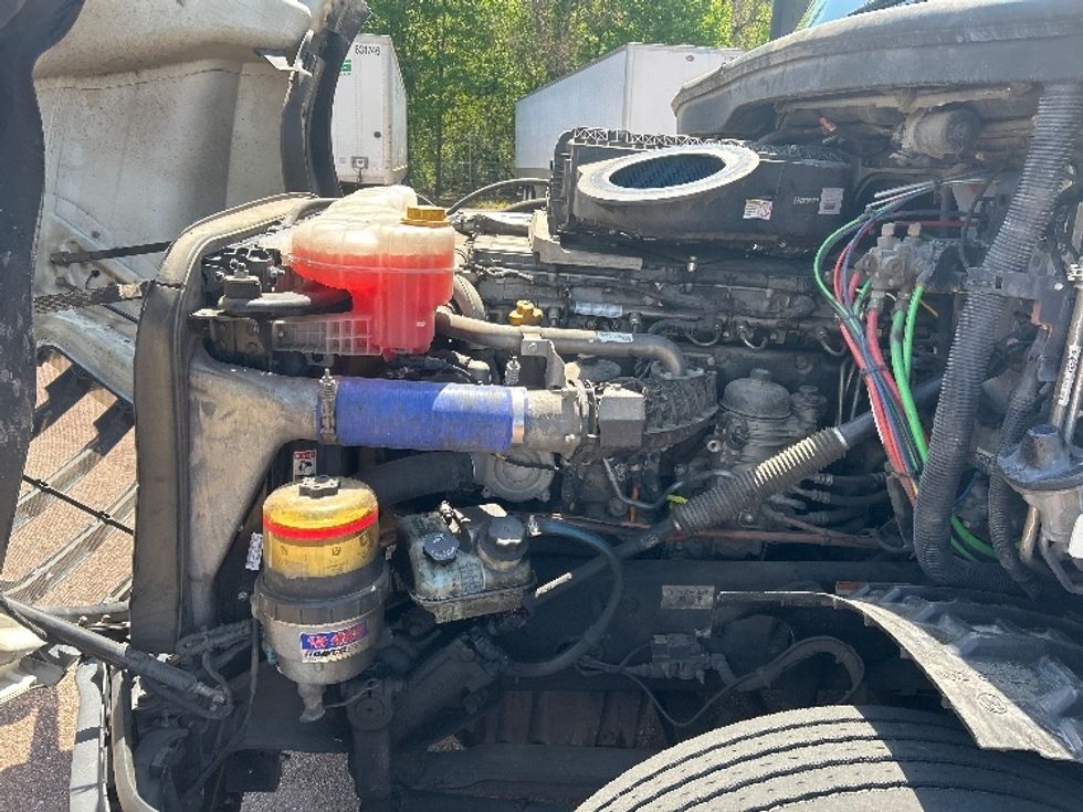 Sleeper Tractor-Heavy Duty Tractors-Freightliner-2020-T12664ST-Jackson-MS-494,055\n\t\tmiles-$ 62,750 - Image 21