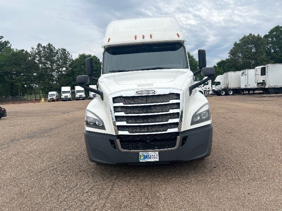 Sleeper Tractor-Heavy Duty Tractors-Freightliner-2020-T12664ST-Jackson-MS-507,181\n\t\tmiles-$ 63,750 - Image 2