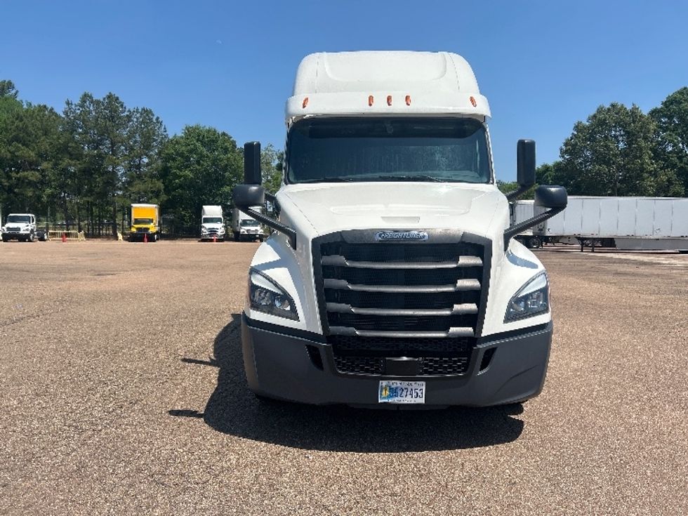 Sleeper Tractor-Heavy Duty Tractors-Freightliner-2020-T12664ST-Jackson-MS-507,939\n\t\tmiles-$ 63,750 - Image 2