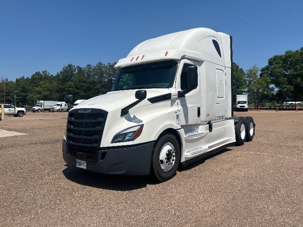 Sleeper Tractor-Heavy Duty Tractors-Freightliner-2020-T12664ST-Jackson-MS-507,939\n\t\tmiles-$ 63,750 - Image 3