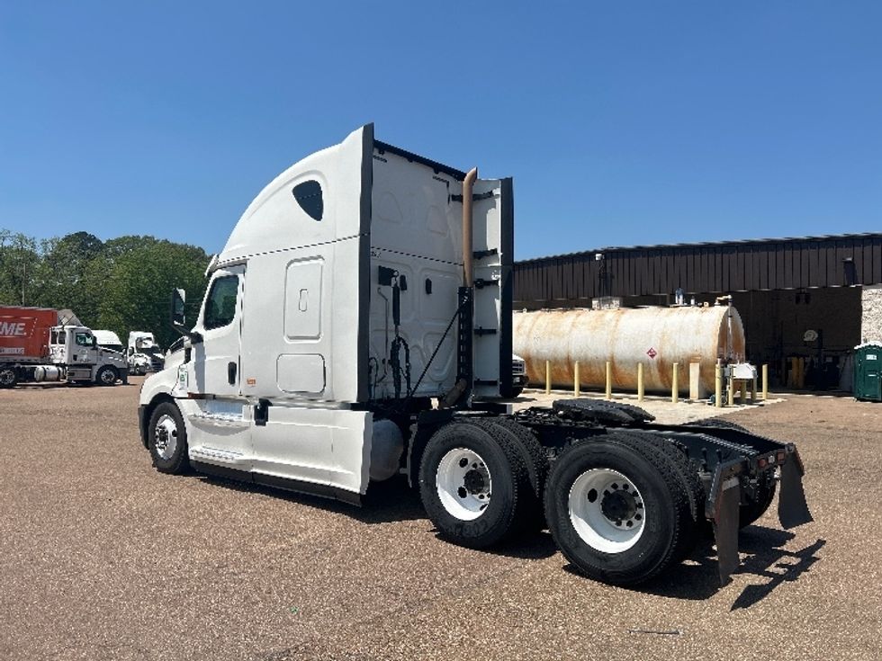Sleeper Tractor-Heavy Duty Tractors-Freightliner-2020-T12664ST-Jackson-MS-507,939\n\t\tmiles-$ 63,750 - Image 5