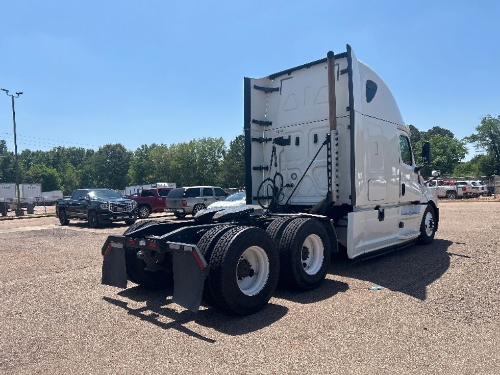 Sleeper Tractor-Heavy Duty Tractors-Freightliner-2020-T12664ST-Jackson-MS-507,939\n\t\tmiles-$ 63,750 - Image 7