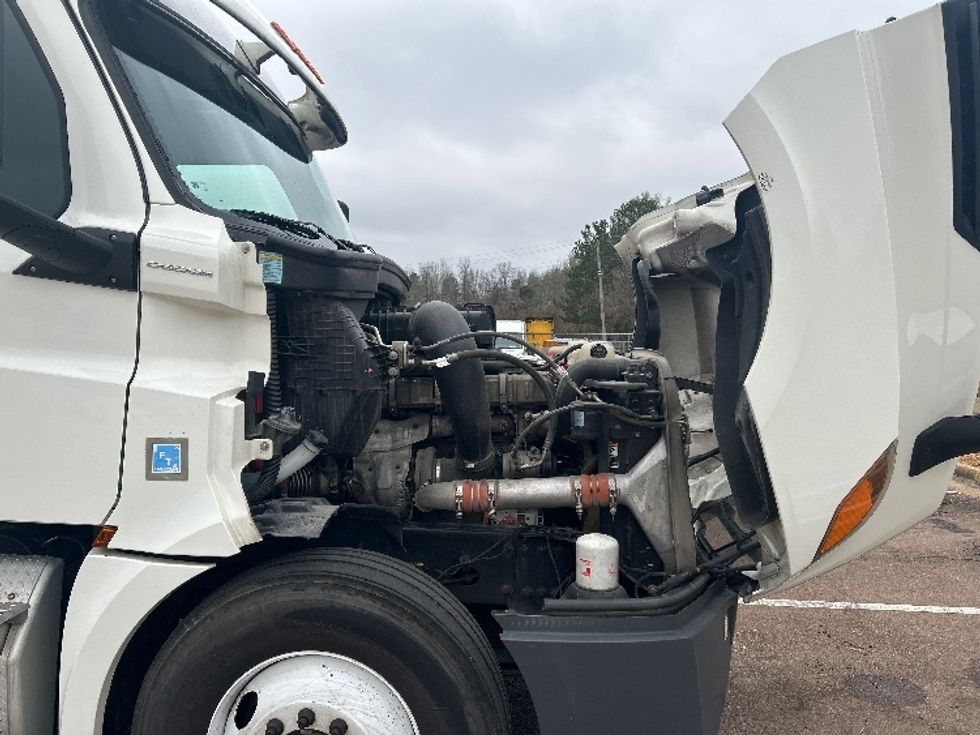 Sleeper Tractor-Heavy Duty Tractors-Freightliner-2020-T12664ST-Jackson-MS-524,956\n\t\tmiles-$ 59,500 - Image 19
