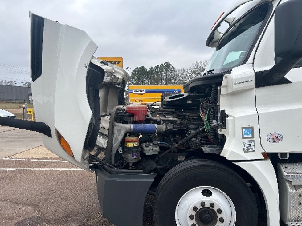 Sleeper Tractor-Heavy Duty Tractors-Freightliner-2020-T12664ST-Jackson-MS-524,956\n\t\tmiles-$ 59,500 - Image 20