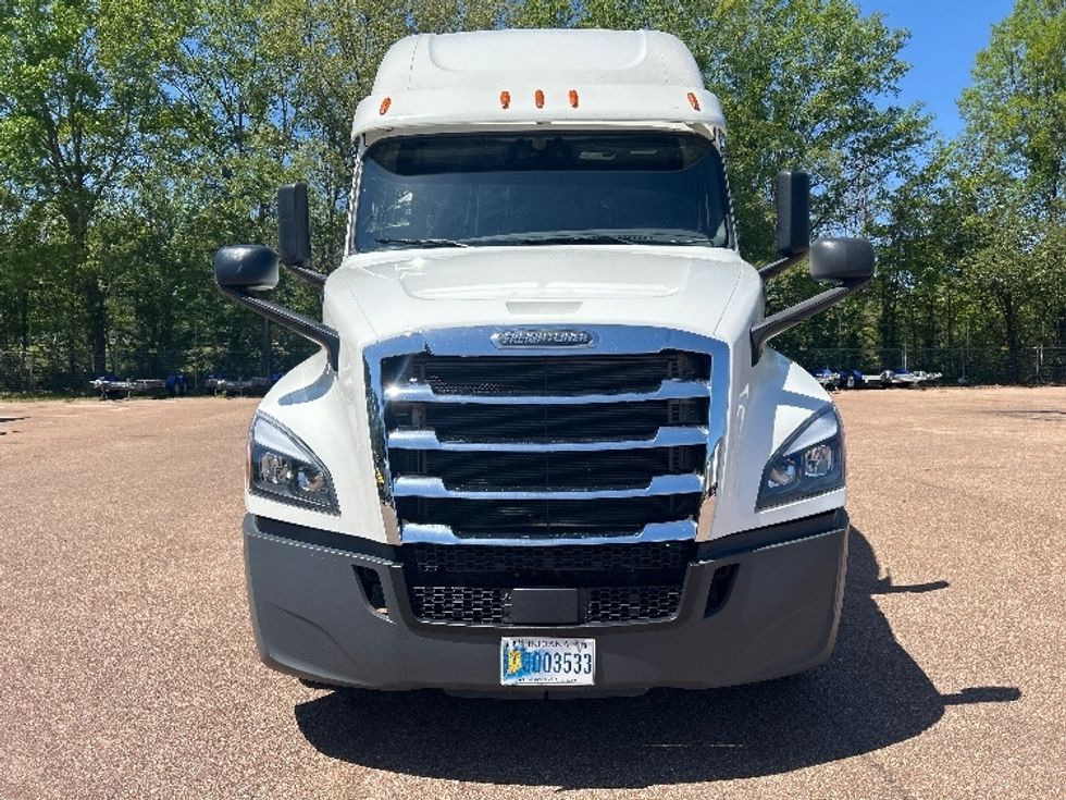 Sleeper Tractor-Heavy Duty Tractors-Freightliner-2020-T12664ST-Jackson-MS-531,675\n\t\tmiles-$ 60,000 - Image 2