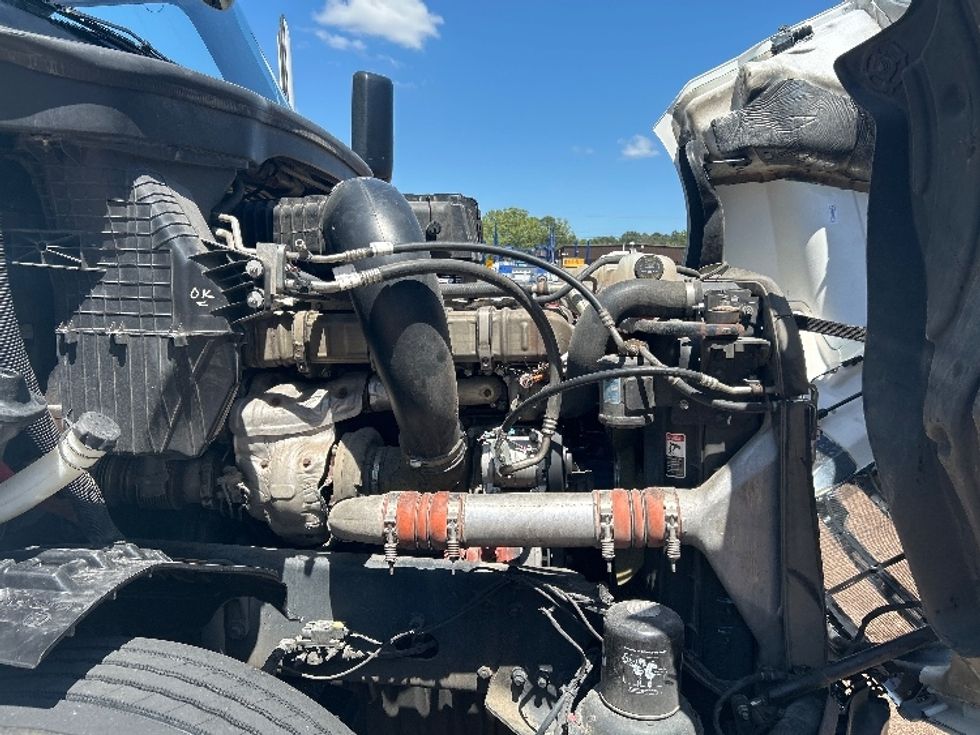 Sleeper Tractor-Heavy Duty Tractors-Freightliner-2020-T12664ST-Jackson-MS-531,675\n\t\tmiles-$ 60,000 - Image 20