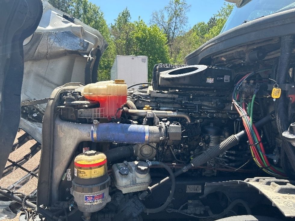 Sleeper Tractor-Heavy Duty Tractors-Freightliner-2020-T12664ST-Jackson-MS-531,675\n\t\tmiles-$ 60,000 - Image 21