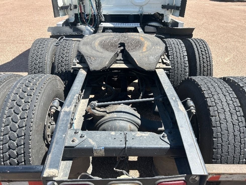 Sleeper Tractor-Heavy Duty Tractors-Freightliner-2020-T12664ST-Jackson-MS-531,675\n\t\tmiles-$ 60,000 - Image 6