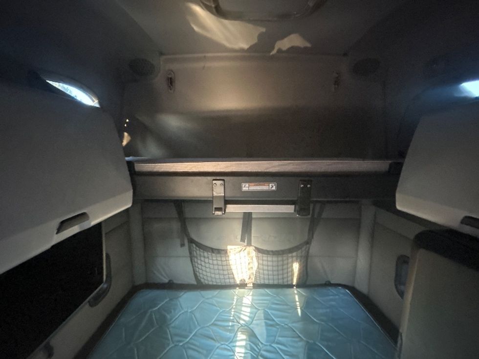 Sleeper Tractor-Heavy Duty Tractors-Freightliner-2020-T12664ST-Jackson-MS-534,974\n\t\tmiles-$ 15,000 - Image 17