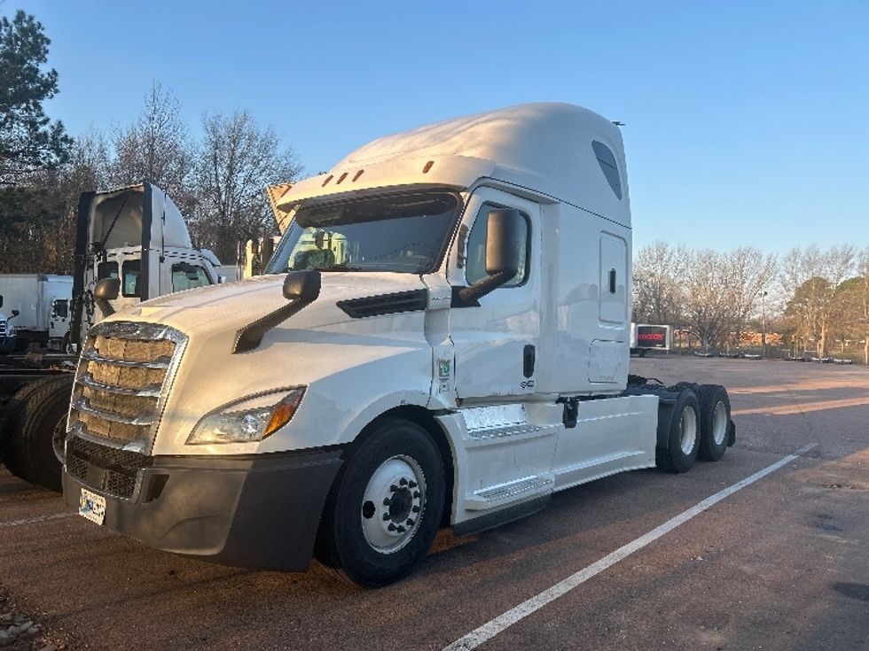Sleeper Tractor-Heavy Duty Tractors-Freightliner-2020-T12664ST-Jackson-MS-534,974\n\t\tmiles-$ 15,000 - Image 3