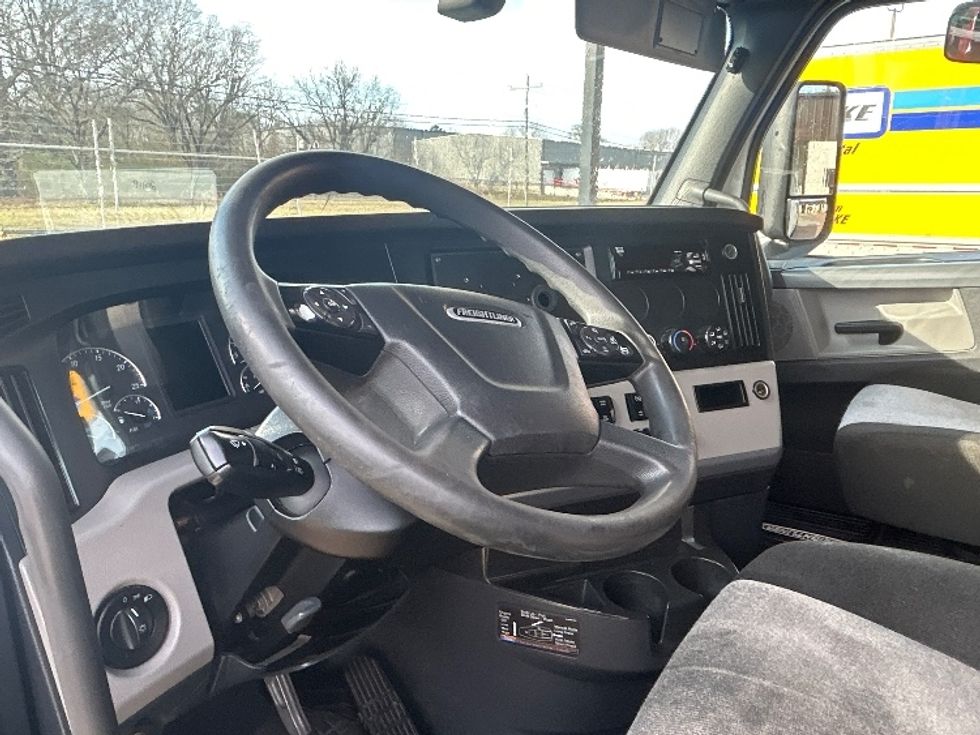 Sleeper Tractor-Heavy Duty Tractors-Freightliner-2020-T12664ST-Jackson-MS-544,952\n\t\tmiles-$ 58,000 - Image 10