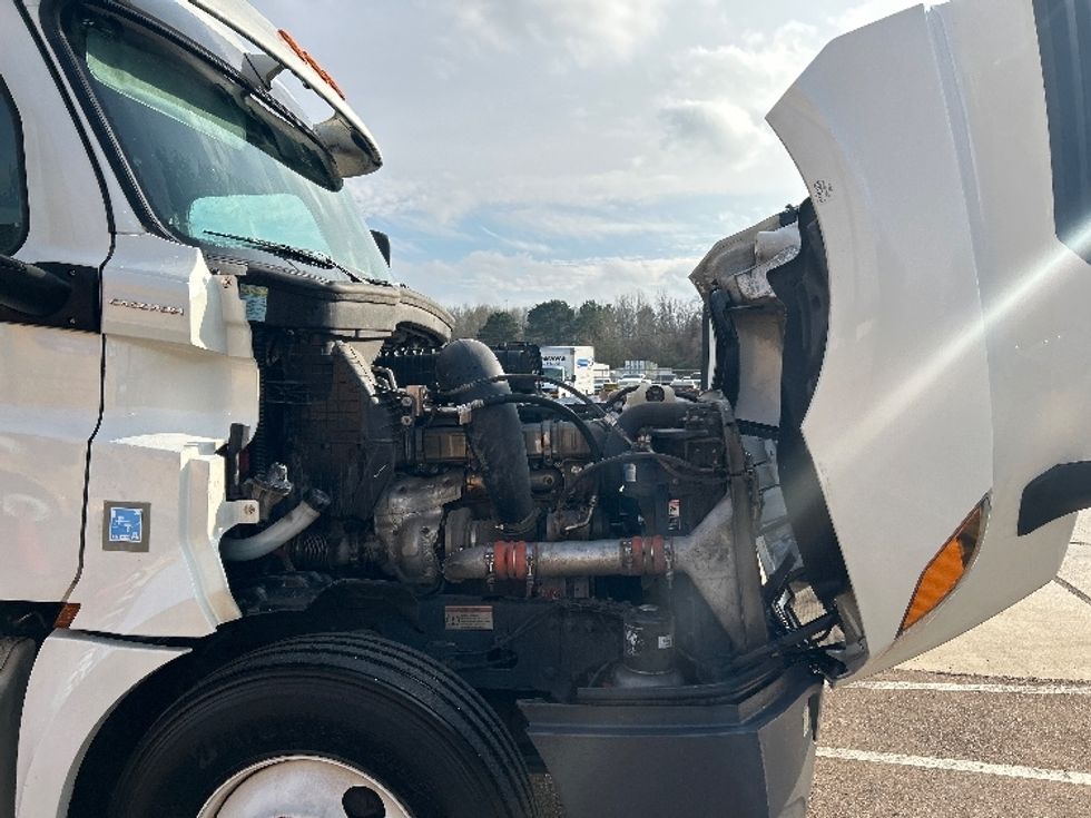 Sleeper Tractor-Heavy Duty Tractors-Freightliner-2020-T12664ST-Jackson-MS-544,952\n\t\tmiles-$ 58,000 - Image 20