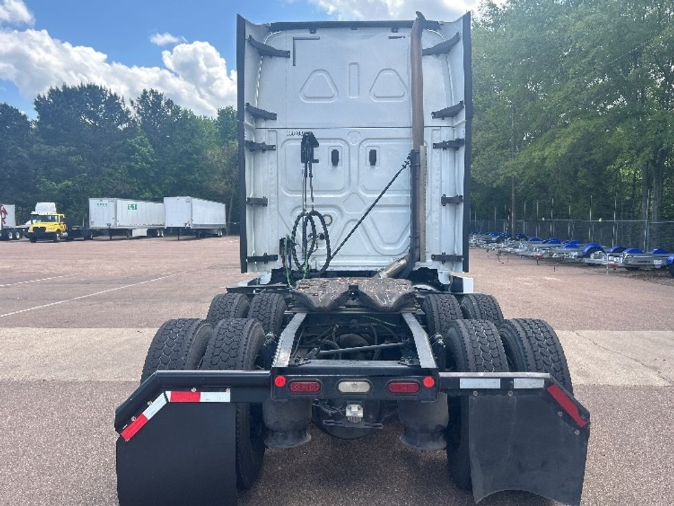 Sleeper Tractor-Heavy Duty Tractors-Freightliner-2020-T12664ST-Jackson-MS-567,760\n\t\tmiles-$ 59,500 - Image 6