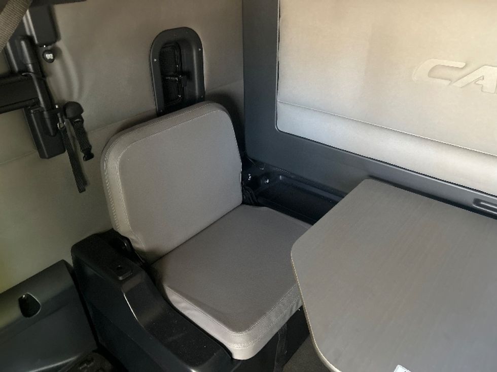 Sleeper Tractor-Heavy Duty Tractors-Freightliner-2020-T12664ST-Jackson-MS-568,332\n\t\tmiles-$ 13,000 - Image 21