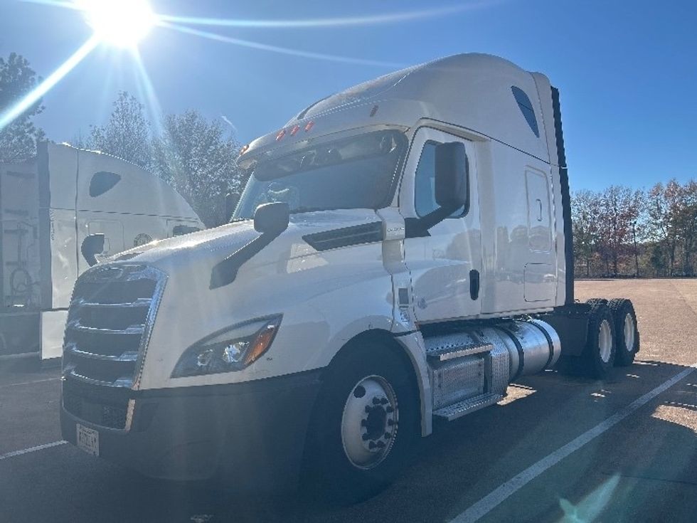Sleeper Tractor-Heavy Duty Tractors-Freightliner-2020-T12664ST-Jackson-MS-568,332\n\t\tmiles-$ 13,000 - Image 3