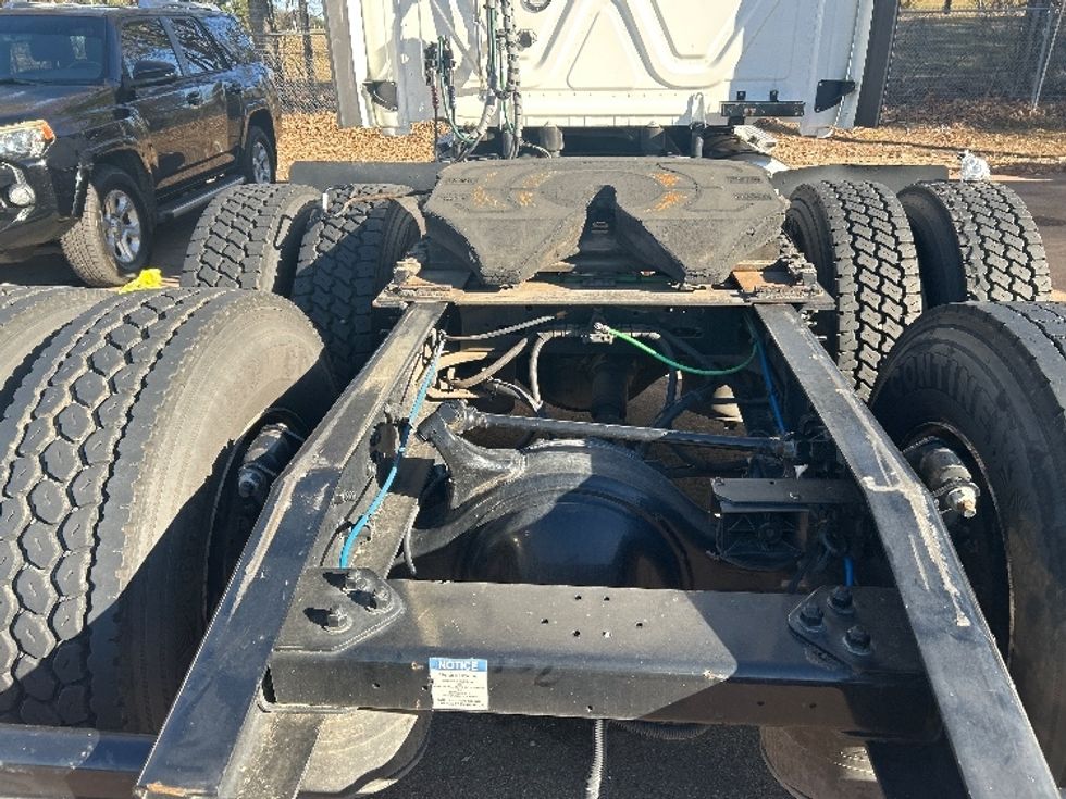 Sleeper Tractor-Heavy Duty Tractors-Freightliner-2020-T12664ST-Jackson-MS-568,332\n\t\tmiles-$ 13,000 - Image 5