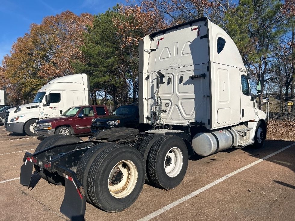 Sleeper Tractor-Heavy Duty Tractors-Freightliner-2020-T12664ST-Jackson-MS-568,332\n\t\tmiles-$ 13,000 - Image 6