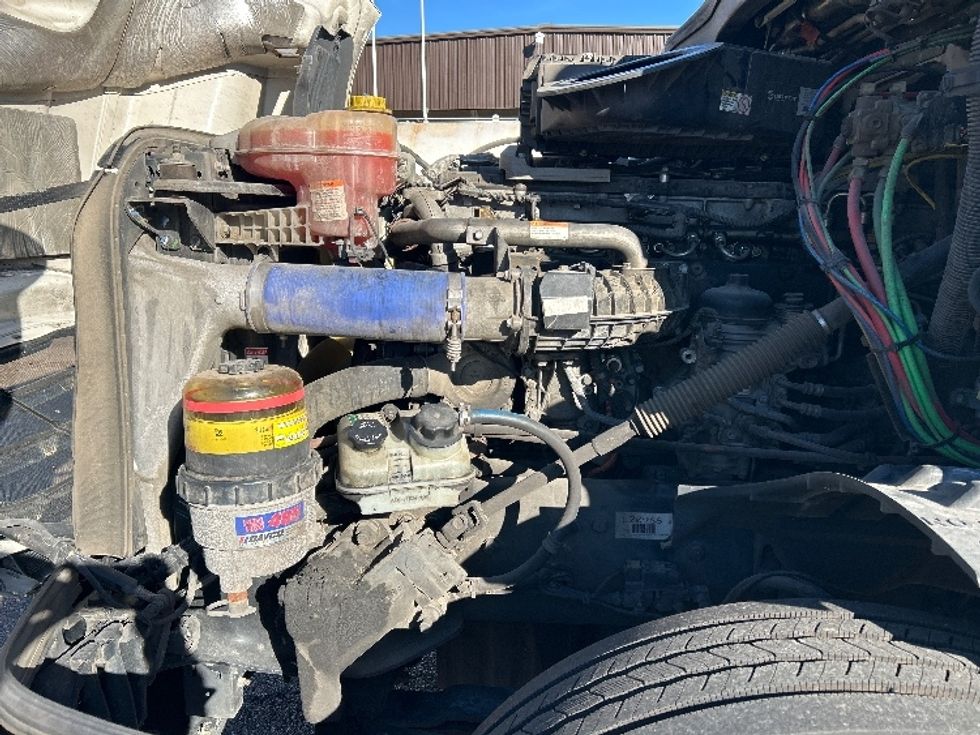 Sleeper Tractor-Heavy Duty Tractors-Freightliner-2020-T12664ST-Jackson-MS-583,552\n\t\tmiles-$ 57,000 - Image 21