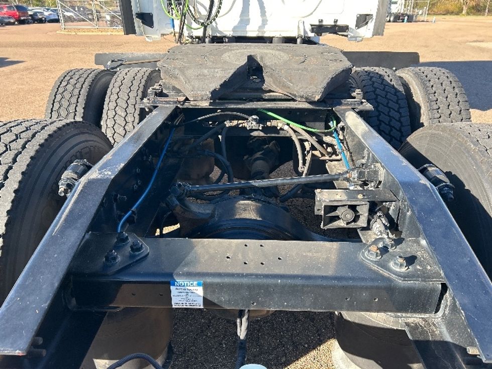 Sleeper Tractor-Heavy Duty Tractors-Freightliner-2020-T12664ST-Jackson-MS-583,552\n\t\tmiles-$ 57,000 - Image 6