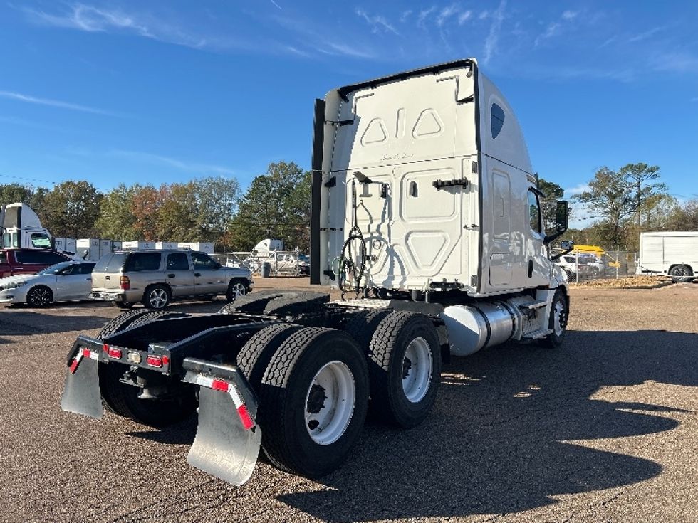 Sleeper Tractor-Heavy Duty Tractors-Freightliner-2020-T12664ST-Jackson-MS-583,552\n\t\tmiles-$ 57,000 - Image 7