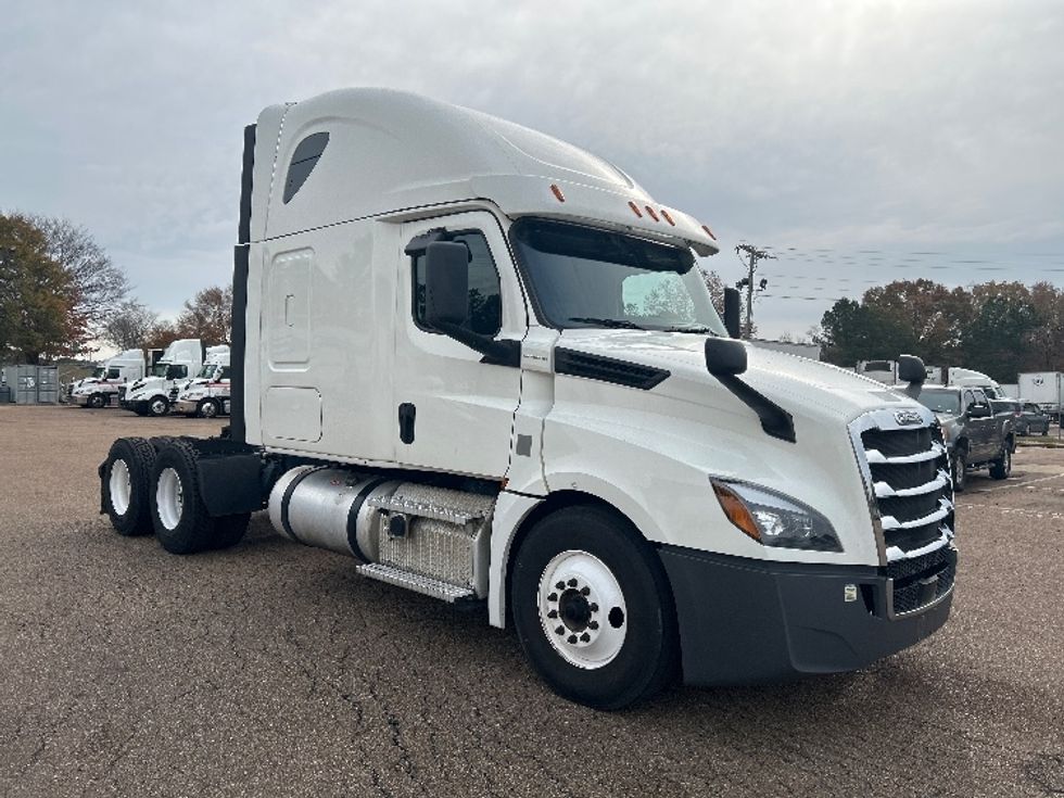 Sleeper Tractor-Heavy Duty Tractors-Freightliner-2020-T12664ST-Jackson-MS-604,999\n\t\tmiles-$ 53,750 - Image 1