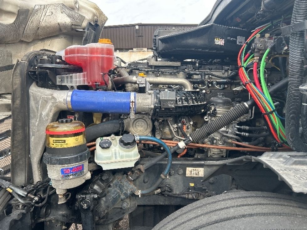 Sleeper Tractor-Heavy Duty Tractors-Freightliner-2020-T12664ST-Jackson-MS-604,999\n\t\tmiles-$ 53,750 - Image 21