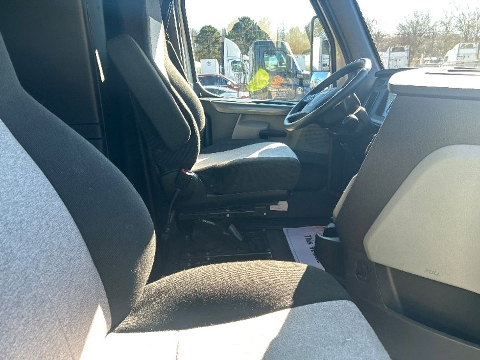 Sleeper Tractor-Heavy Duty Tractors-Freightliner-2020-T12664ST-Jackson-MS-610,316\n\t\tmiles-$ 53,250 - Image 15