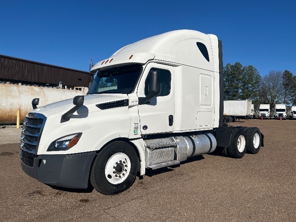 Sleeper Tractor-Heavy Duty Tractors-Freightliner-2020-T12664ST-Jackson-MS-610,316\n\t\tmiles-$ 53,250 - Image 3