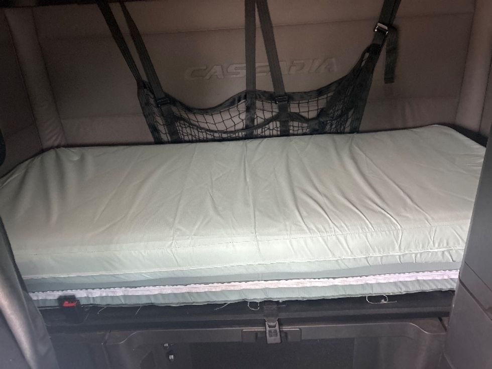 Sleeper Tractor-Heavy Duty Tractors-Freightliner-2020-T12664ST-Jackson-MS-610,571\n\t\tmiles-$ 54,250 - Image 16