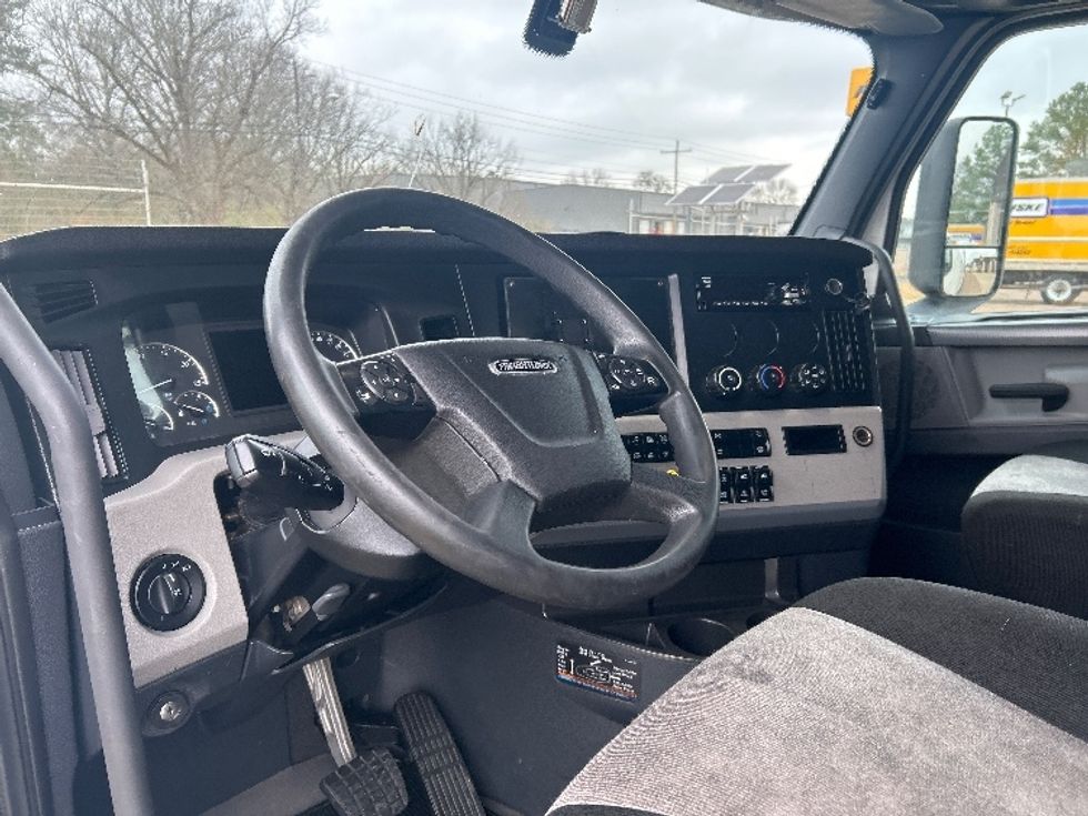 Sleeper Tractor-Heavy Duty Tractors-Freightliner-2020-T12664ST-Jackson-MS-621,640\n\t\tmiles-$ 52,500 - Image 10